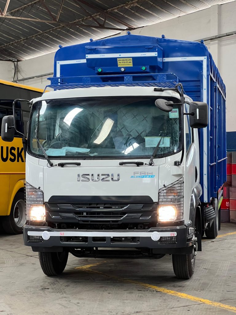 ISUZU FRR 90 BLUEPOWER TRUCK