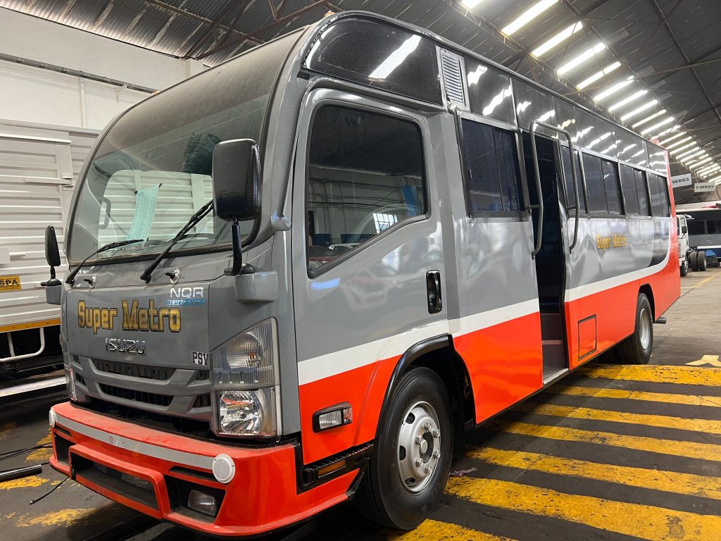 ISUZU NQR 33 SEATER BUS