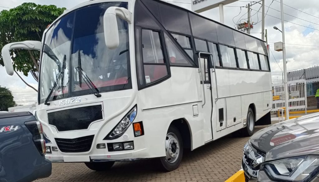 ISUZU NMR 26 SEATER BUS
